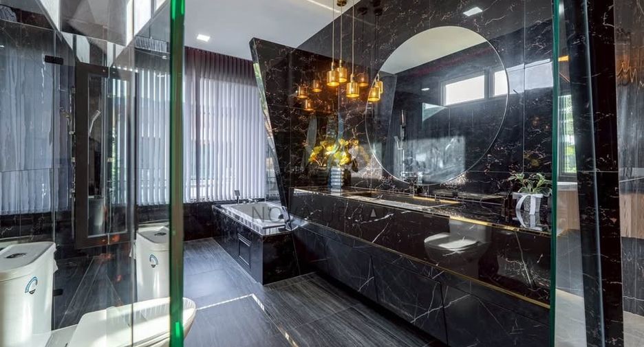 For sale 6 ベッドルーム villa in Bang Lamung, Chonburi