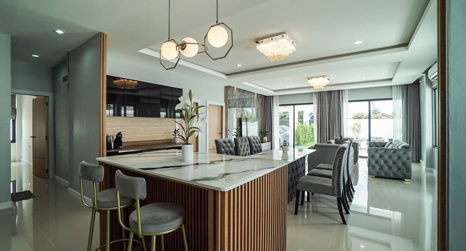 For rent 3 bedrooms villa in Bang Lamung, Chonburi