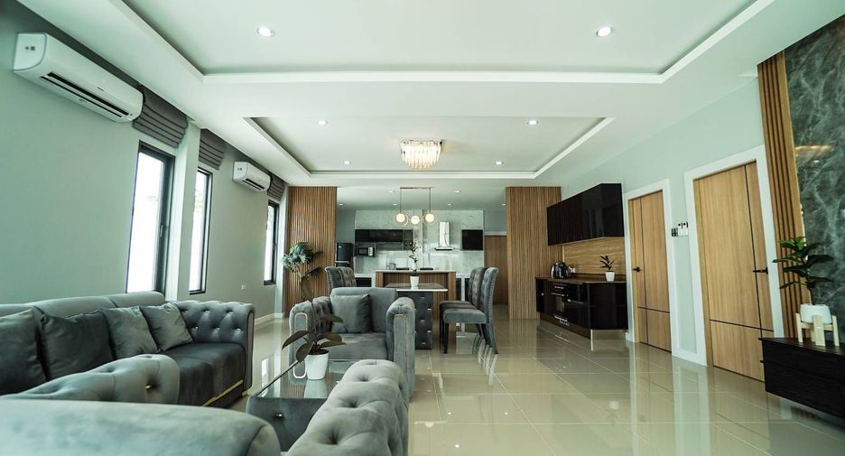 For rent 3 bedrooms villa in Bang Lamung, Chonburi