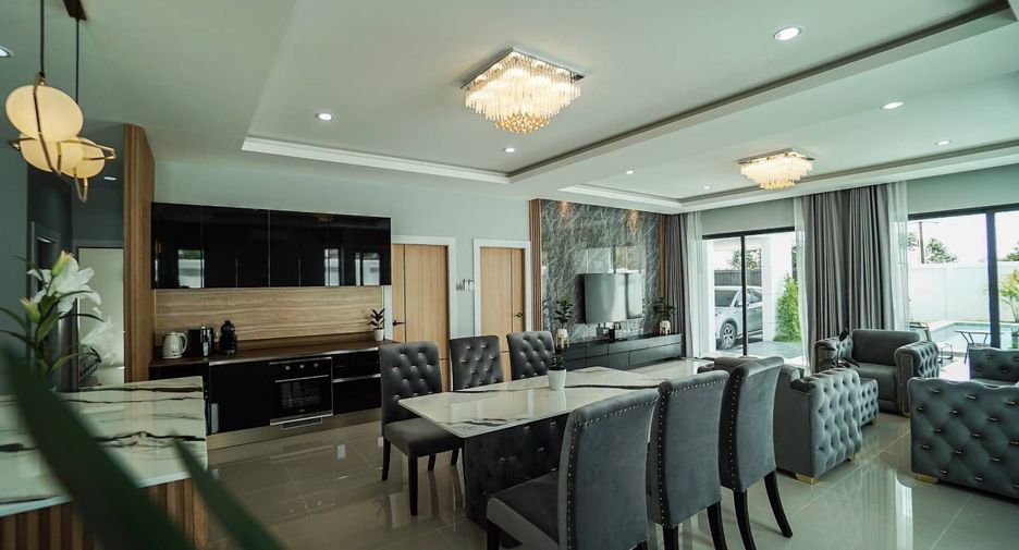 For rent 3 bedrooms villa in Bang Lamung, Chonburi