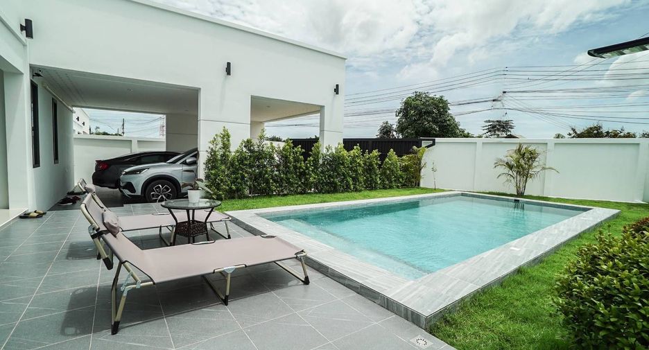 For rent 3 bedrooms villa in Bang Lamung, Chonburi