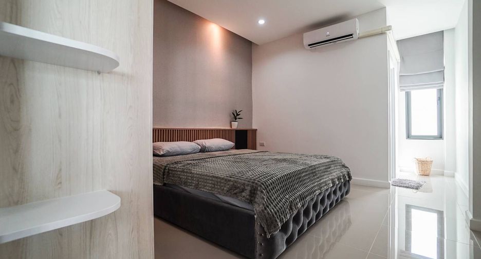 For rent 3 bedrooms villa in Bang Lamung, Chonburi