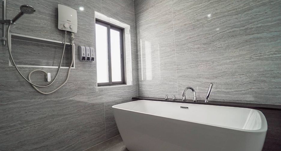 For rent 3 bedrooms villa in Bang Lamung, Chonburi