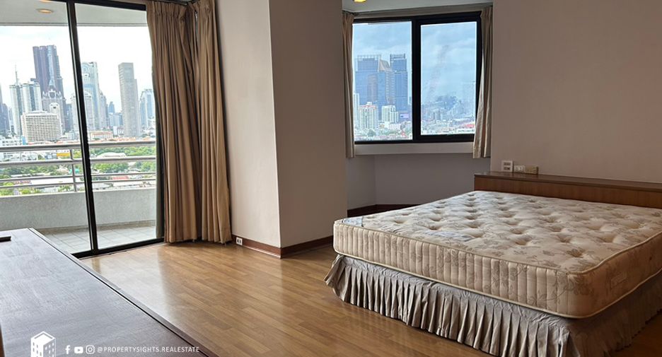 For rent 2 bedrooms condo in Yan Nawa, Bangkok
