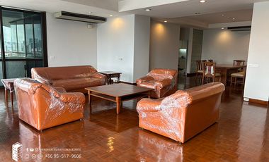 For rent 2 bedrooms condo in Yan Nawa, Bangkok