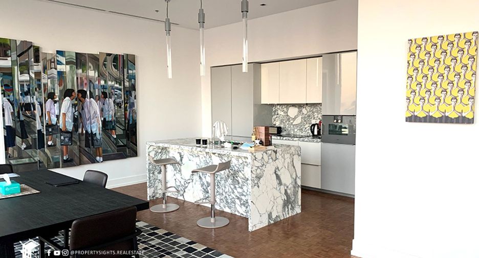 For rent 2 bedrooms condo in Sathon, Bangkok