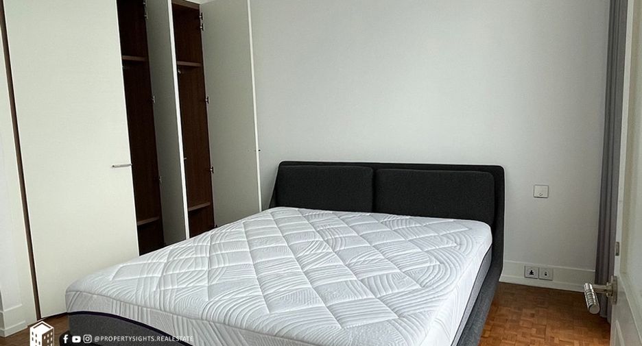 For rent 2 bedrooms condo in Sathon, Bangkok