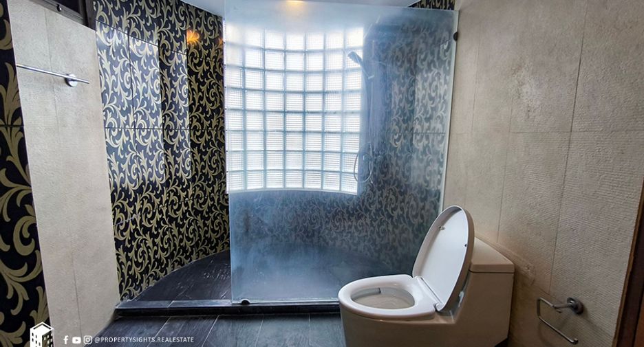 For rent 3 ベッドルーム condo in Khlong Toei, Bangkok