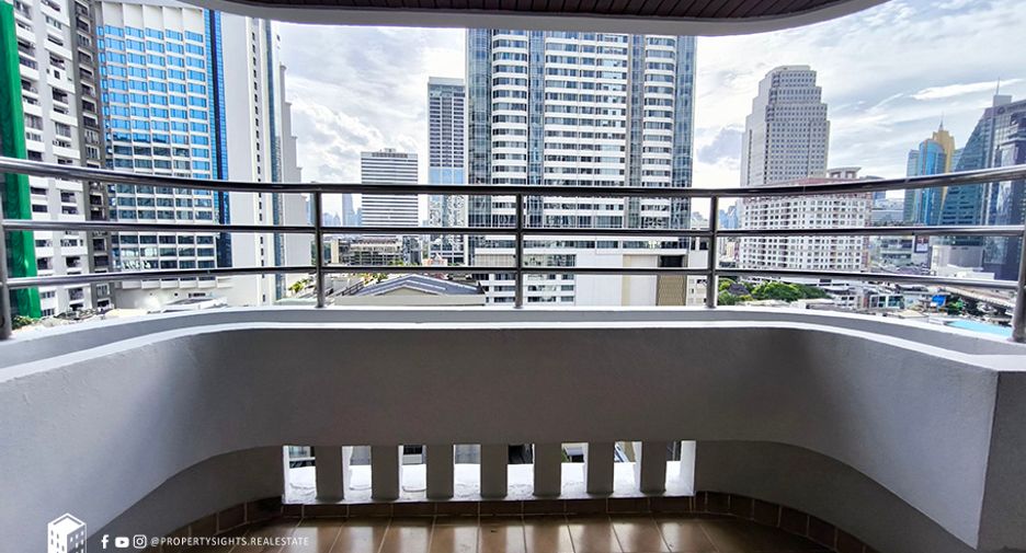 For rent 3 ベッドルーム condo in Khlong Toei, Bangkok