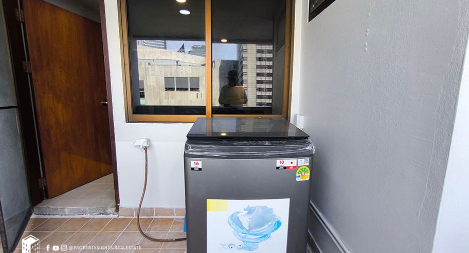 For rent 3 ベッドルーム condo in Khlong Toei, Bangkok