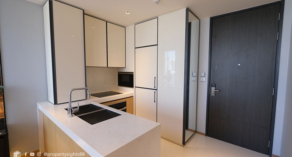 For rent 2 bedrooms condo in Khlong Toei, Bangkok