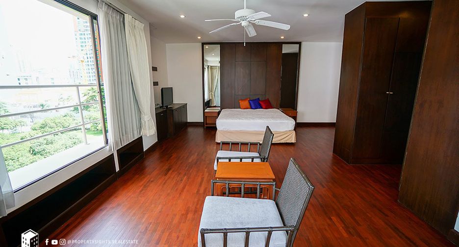 For rent 3 bedrooms condo in Watthana, Bangkok