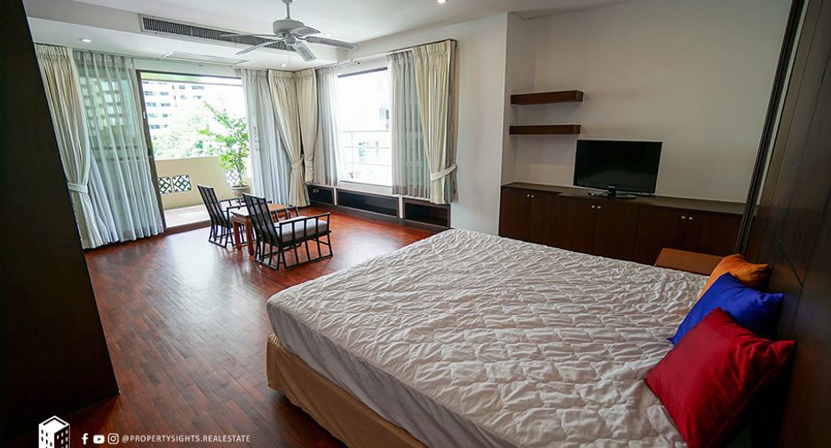 For rent 3 bedrooms condo in Watthana, Bangkok