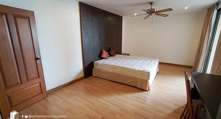 For rent 3 bedrooms condo in Watthana, Bangkok