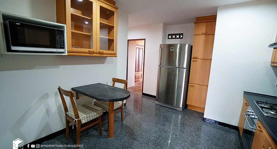 For rent 3 bedrooms condo in Watthana, Bangkok