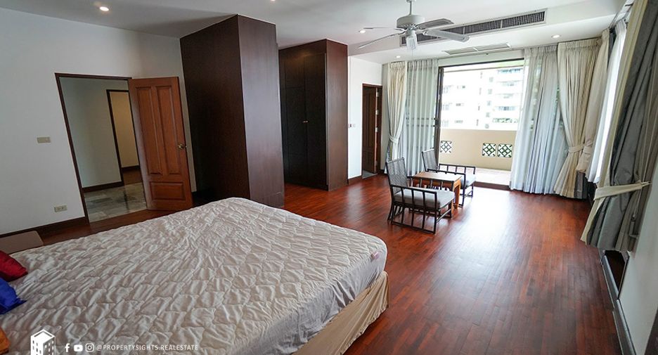 For rent 3 bedrooms condo in Watthana, Bangkok