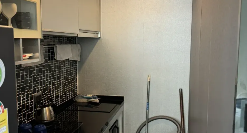 For sale 2 bedrooms condo in Huai Khwang, Bangkok