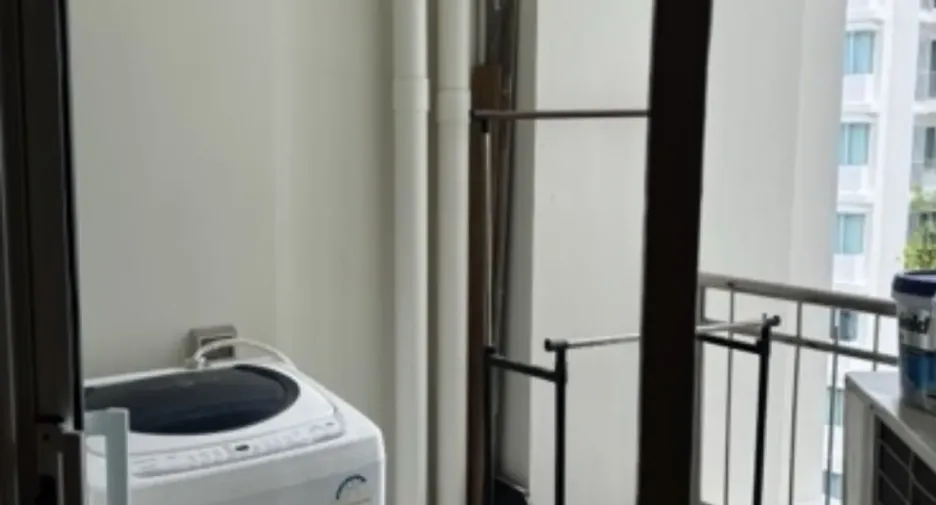 For sale 2 bedrooms condo in Huai Khwang, Bangkok