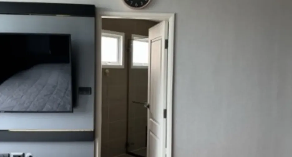 For sale 2 bedrooms condo in Huai Khwang, Bangkok