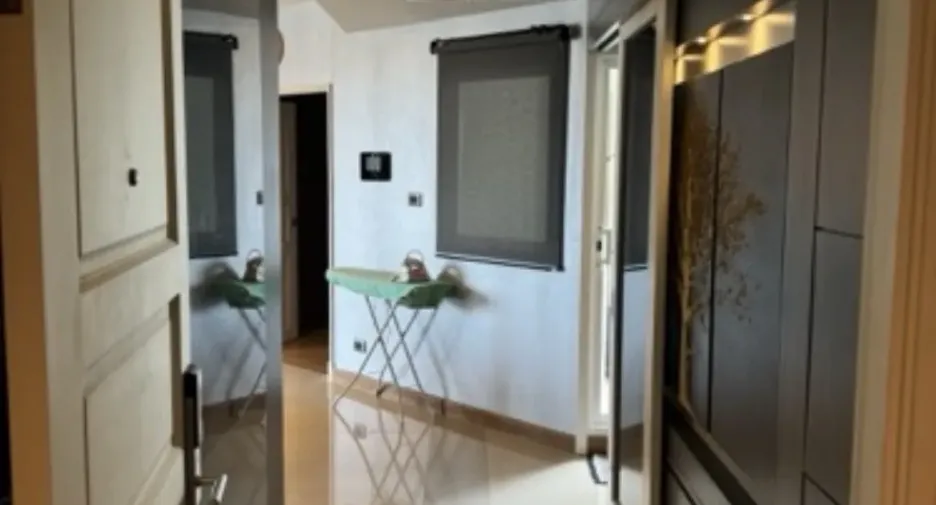 For sale 2 bedrooms condo in Huai Khwang, Bangkok