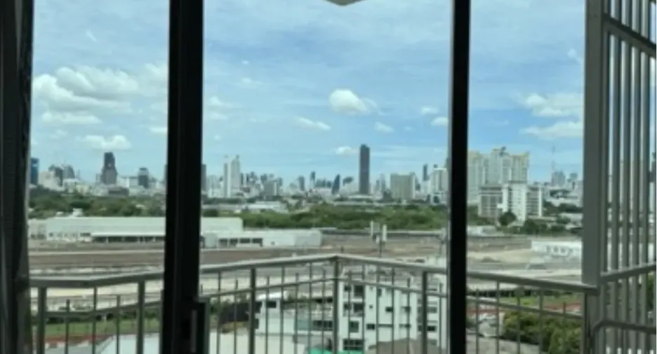 For sale 2 bedrooms condo in Huai Khwang, Bangkok
