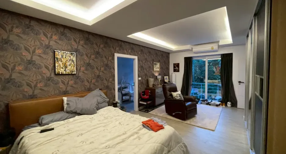 For rent and for sale 5 bedrooms villa in Bang Lamung, Chonburi