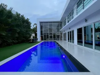 For Rent 5 Bedroom Villa In Bang Lamung, Chonburi