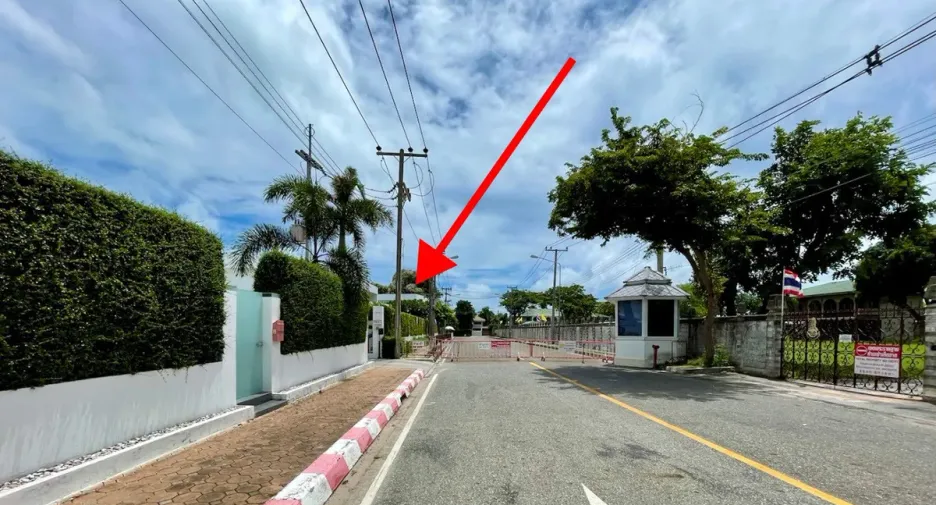 For rent and for sale 5 bedrooms villa in Bang Lamung, Chonburi