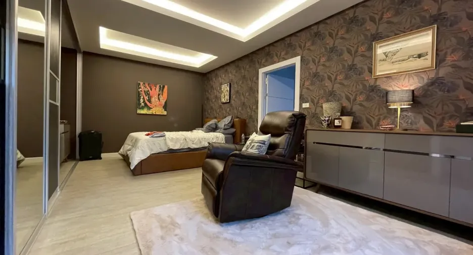 For rent and for sale 5 bedrooms villa in Bang Lamung, Chonburi