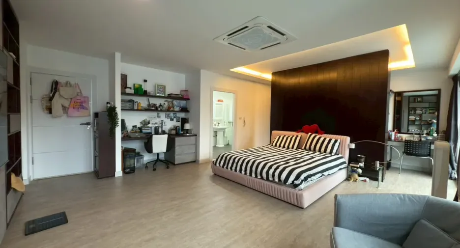 For rent and for sale 5 bedrooms villa in Bang Lamung, Chonburi