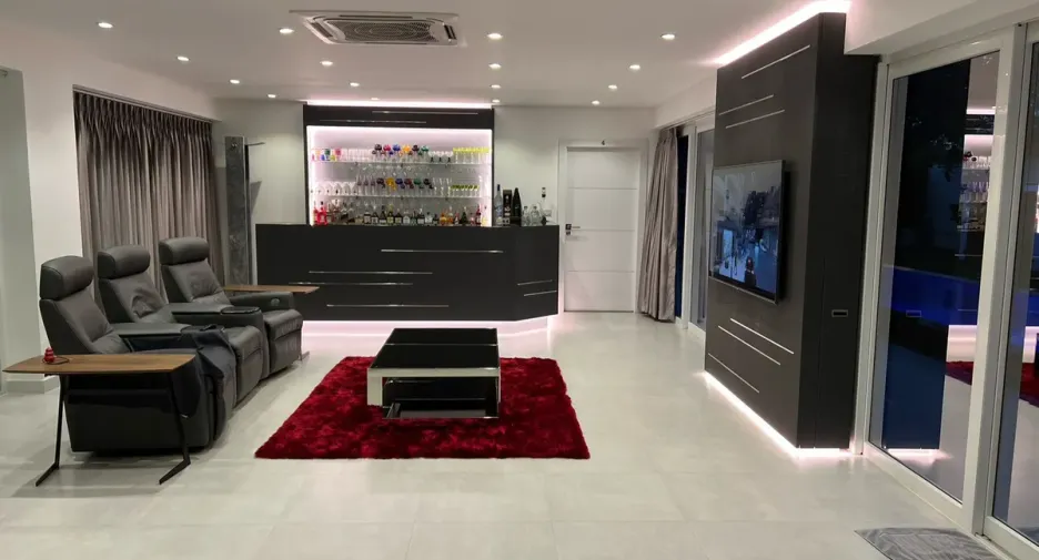 For rent and for sale 5 bedrooms villa in Bang Lamung, Chonburi