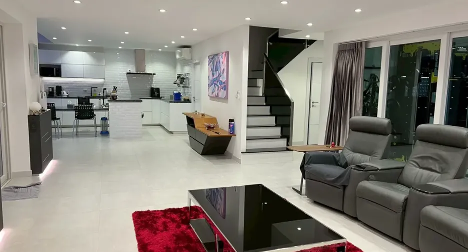 For rent and for sale 5 bedrooms villa in Bang Lamung, Chonburi