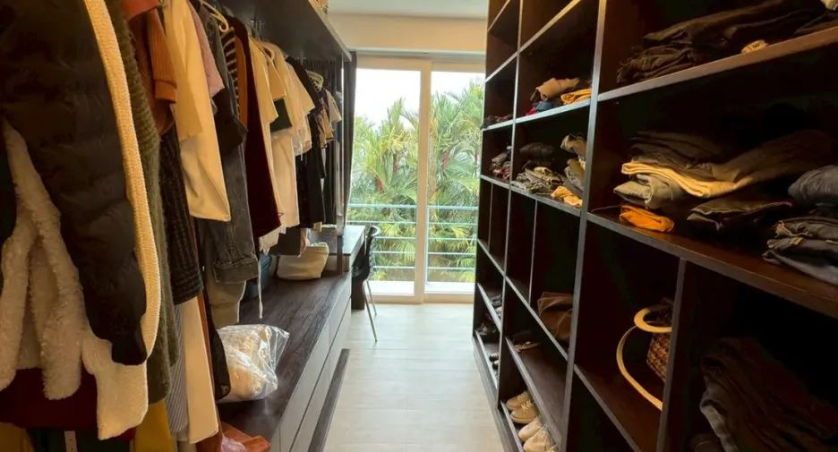 For rent and for sale 5 bedrooms villa in Bang Lamung, Chonburi
