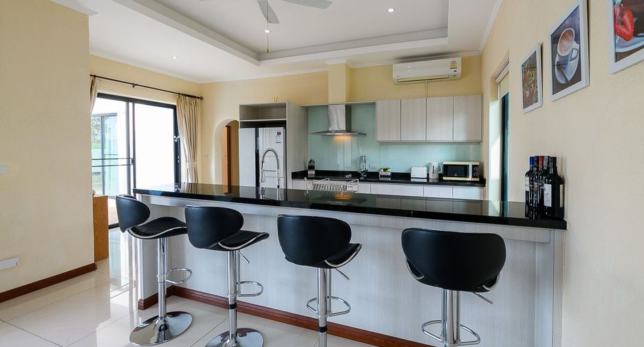 For rent 4 bedrooms house in Bang Lamung, Chonburi