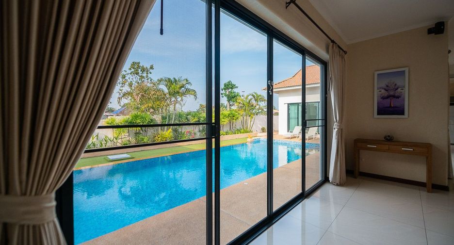 For rent 4 bedrooms house in Bang Lamung, Chonburi