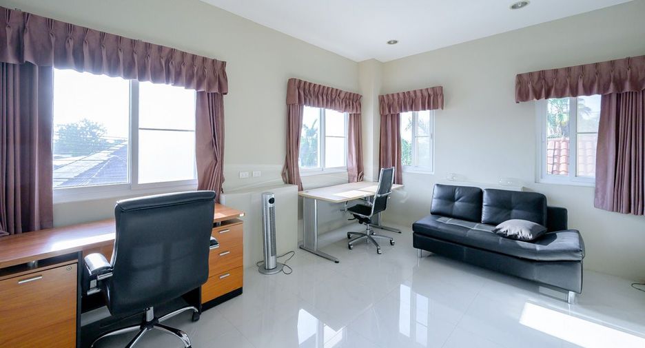 For rent 4 bedrooms house in Bang Lamung, Chonburi