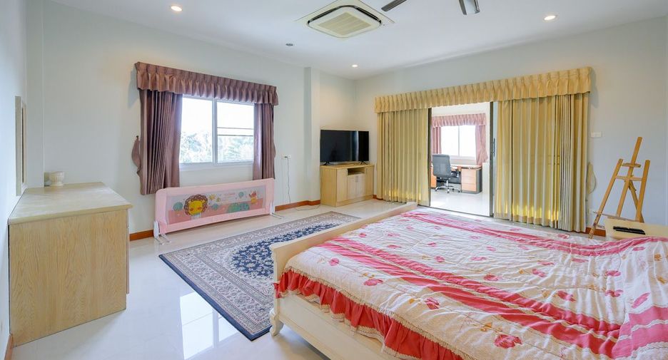 For rent 4 bedrooms house in Bang Lamung, Chonburi