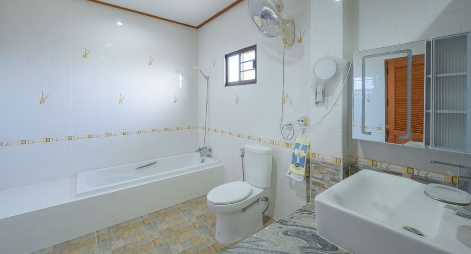 For rent 4 bedrooms house in Bang Lamung, Chonburi