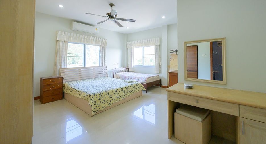 For rent 4 bedrooms house in Bang Lamung, Chonburi