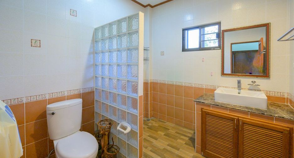 Casa en venta de 5 habitaciones en Bang Lamung, Chonburi