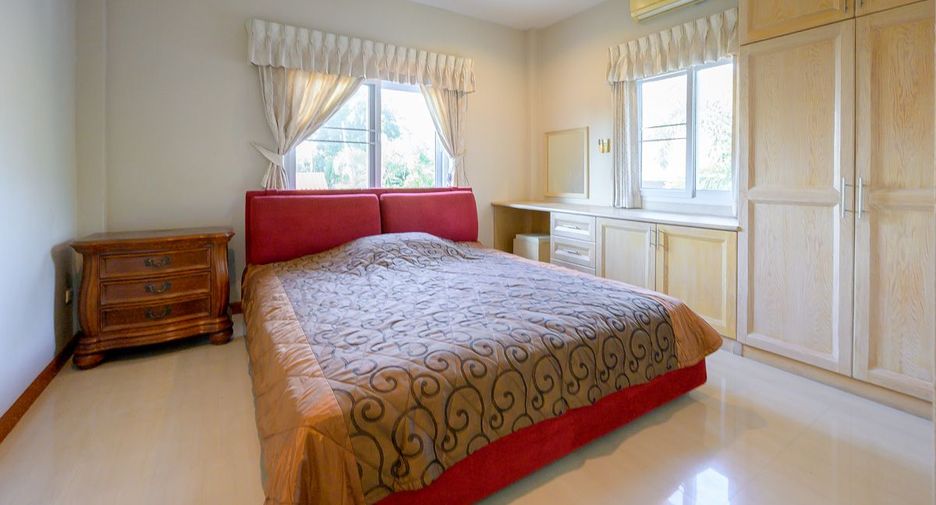Casa en venta de 5 habitaciones en Bang Lamung, Chonburi