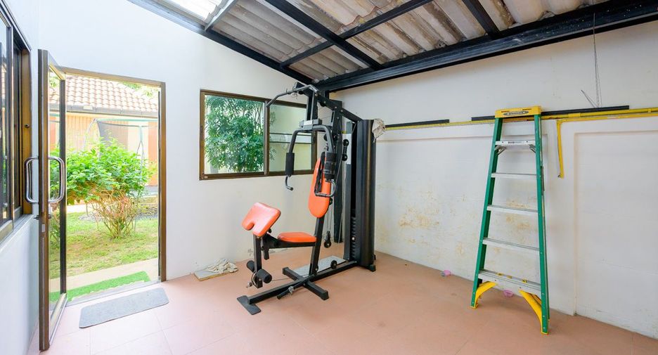 Casa en venta de 5 habitaciones en Bang Lamung, Chonburi