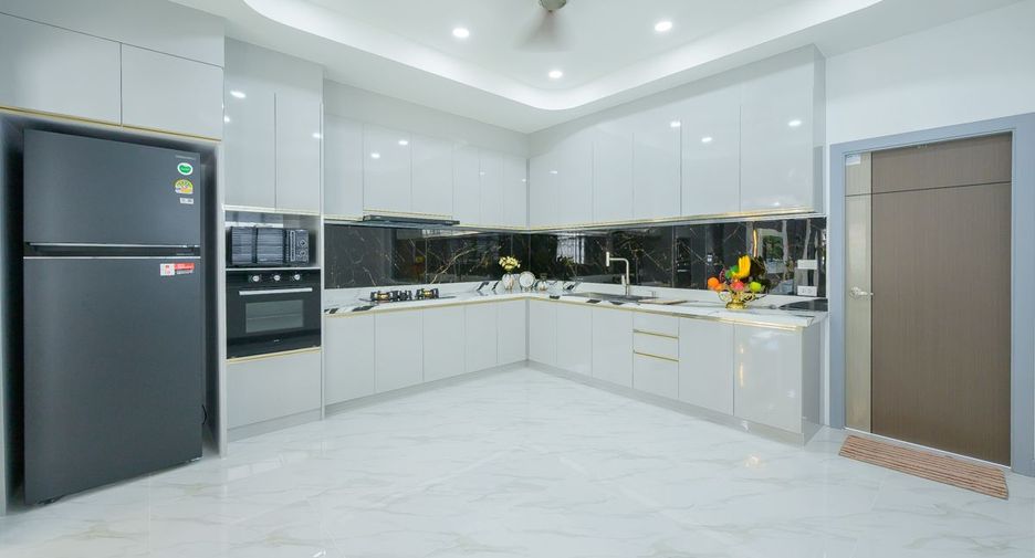 Haus zum Kauf mit 4 Zimmer in Bang Lamung, Chonburi