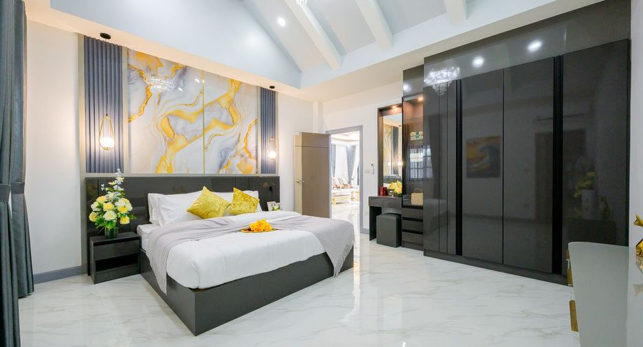 Haus zum Kauf mit 4 Zimmer in Bang Lamung, Chonburi