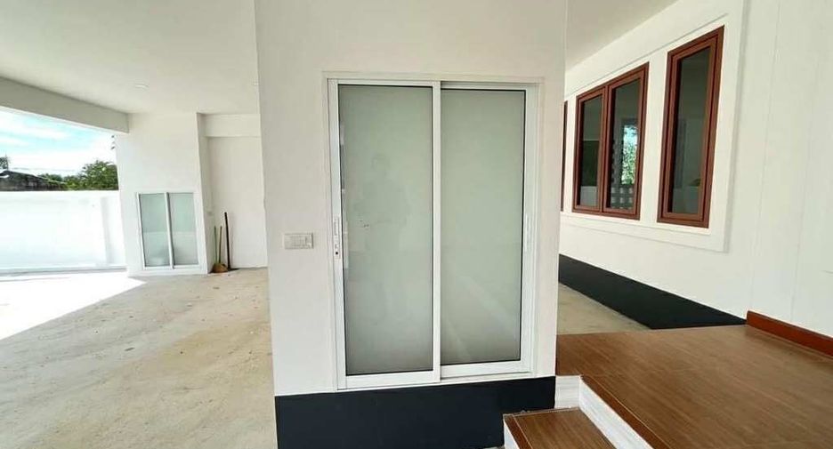 Casa en venta de 3 habitaciones en San Kamphaeng, Chiang Mai