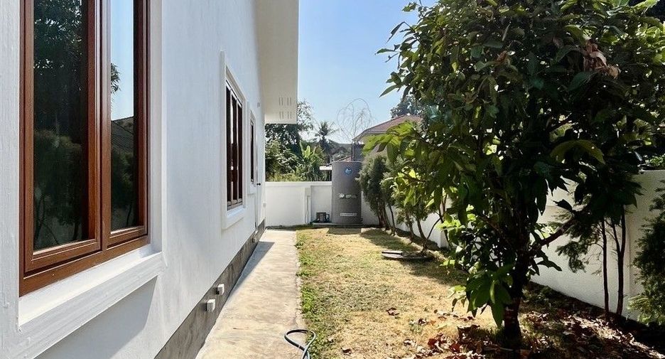 Casa en venta de 3 habitaciones en San Kamphaeng, Chiang Mai