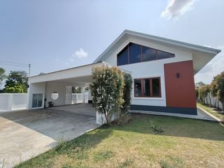 Casa en venta de 3 habitaciones en San Kamphaeng, Chiang Mai