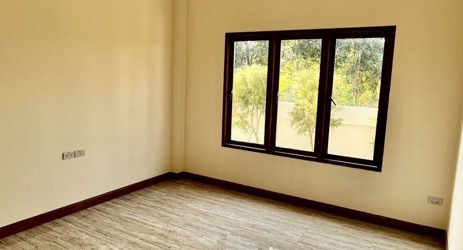 Casa en venta de 3 habitaciones en San Kamphaeng, Chiang Mai