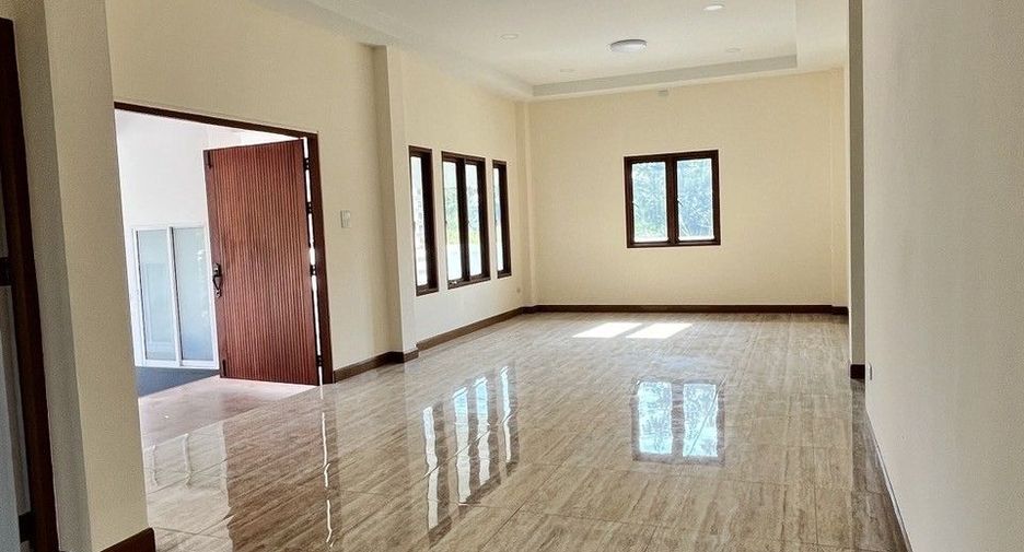 Casa en venta de 3 habitaciones en San Kamphaeng, Chiang Mai