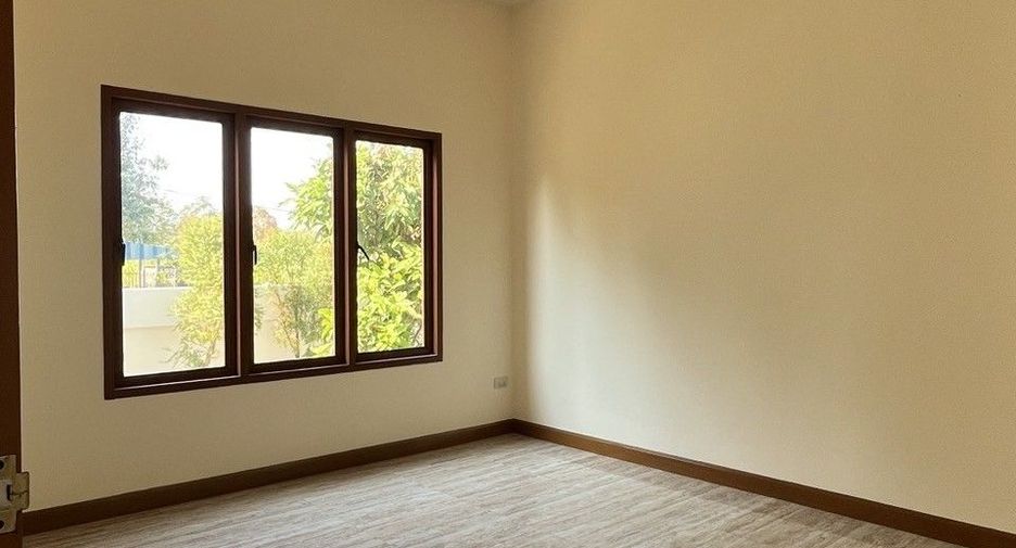 Casa en venta de 3 habitaciones en San Kamphaeng, Chiang Mai